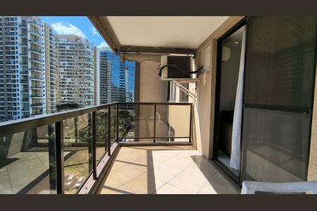 Apartamento para alugar com 90m², 2 quartos e 1 vaga Apartamento para alugar com 90m², 2 quartos e 1 vagaVaranda