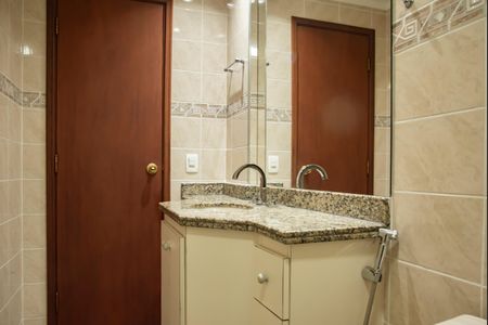 Apartamento à venda com 102m², 3 quartos e 2 vagasBanheiro