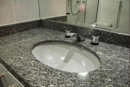 Apartamento à venda com 102m², 3 quartos e 2 vagasBanheiro da Suíte