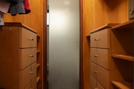 Apartamento à venda com 102m², 3 quartos e 2 vagasSuíte - Closet
