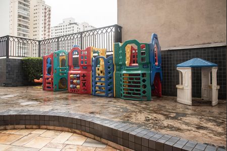 Apartamento à venda com 102m², 3 quartos e 2 vagasÁrea comum - Playground