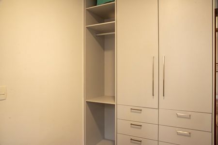 Apartamento à venda com 102m², 3 quartos e 2 vagasQuarto 2