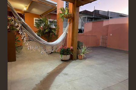 Casa à venda com 296m², 3 quartos e 4 vagasFoto 02