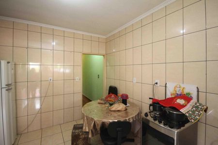 Casa à venda com 165m², 3 quartos e 2 vagas