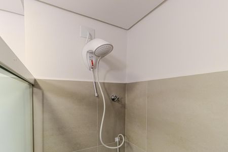Banheiro Social de kitnet/studio para alugar com 1 quarto, 27m² em República, São Paulo