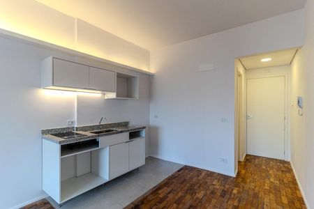 Cozinha de kitnet/studio para alugar com 1 quarto, 27m² em República, São Paulo