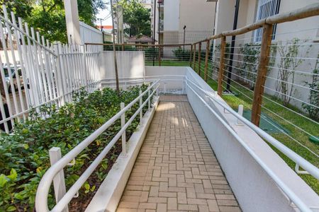 Apartamento à venda com 37m², 2 quartos e sem vaga Apartamento à venda com 37m², 2 quartos e sem vagaEntrada e rampa de acesso