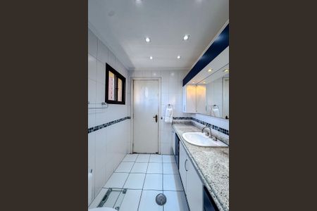 Apartamento à venda com 174m², 3 quartos e 2 vagasBanheiro da Suíte