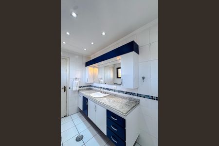 Apartamento à venda com 174m², 3 quartos e 2 vagasBanheiro da Suíte