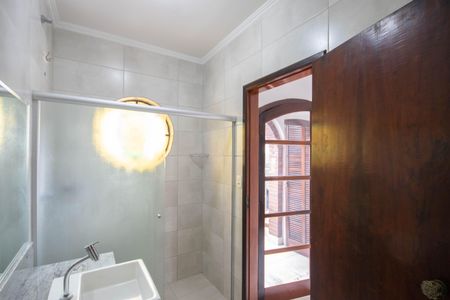 Casa à venda com 140m², 3 quartos e 5 vagas Casa à venda com 140m², 3 quartos e 5 vagasBanheiro da Suíte 1