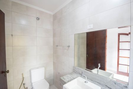 Casa à venda com 140m², 3 quartos e 5 vagas Casa à venda com 140m², 3 quartos e 5 vagasBanheiro da Suíte 1