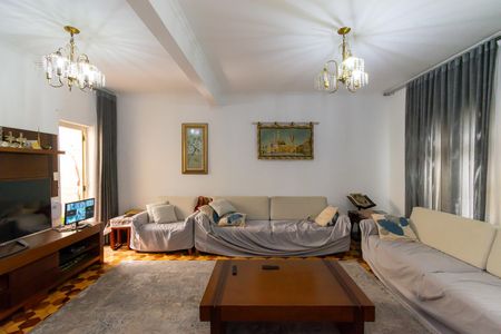 Casa para alugar com 250m², 3 quartos e 2 vagasSala