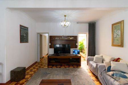 Casa para alugar com 250m², 3 quartos e 2 vagasSala