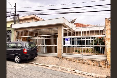 Casa para alugar com 250m², 3 quartos e 2 vagasFachada