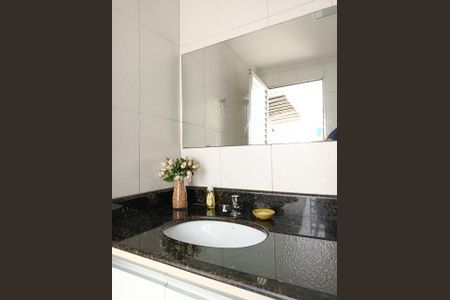 Casa à venda com 130m², 3 quartos e 1 vaga