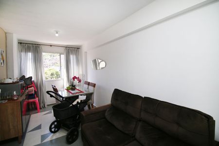 Sala de apartamento à venda com 2 quartos, 50m² em Olaria, Rio de Janeiro