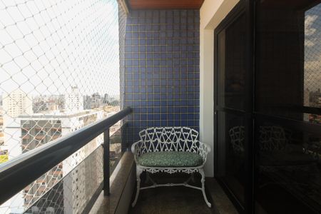 Apartamento para alugar com 170m², 3 quartos e 3 vagas Apartamento para alugar com 170m², 3 quartos e 3 vagasVaranda