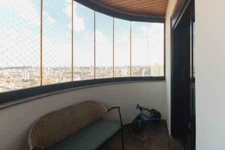 Apartamento para alugar com 170m², 3 quartos e 3 vagas Apartamento para alugar com 170m², 3 quartos e 3 vagasVaranda