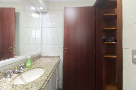 Apartamento para alugar com 170m², 3 quartos e 3 vagas Apartamento para alugar com 170m², 3 quartos e 3 vagasBanheiro da Suíte 2