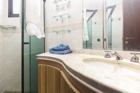 Apartamento para alugar com 170m², 3 quartos e 3 vagas Apartamento para alugar com 170m², 3 quartos e 3 vagasBanheiro da Suíte 1