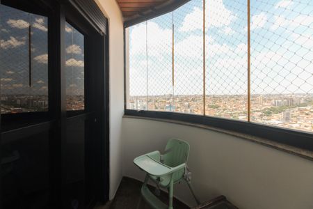 Apartamento para alugar com 170m², 3 quartos e 3 vagas Apartamento para alugar com 170m², 3 quartos e 3 vagasVaranda