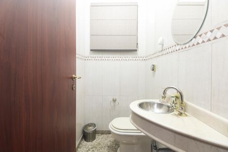 Apartamento para alugar com 170m², 3 quartos e 3 vagas Apartamento para alugar com 170m², 3 quartos e 3 vagasLavabo