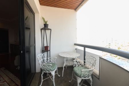 Apartamento para alugar com 170m², 3 quartos e 3 vagas Apartamento para alugar com 170m², 3 quartos e 3 vagasVaranda