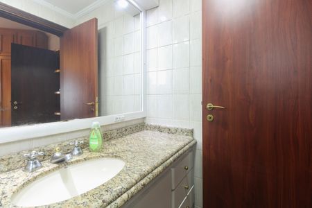 Apartamento para alugar com 170m², 3 quartos e 3 vagas Apartamento para alugar com 170m², 3 quartos e 3 vagasBanheiro da Suíte 2