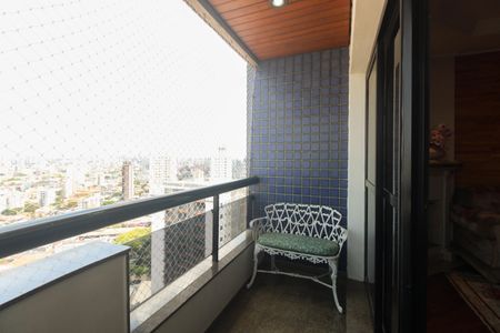 Apartamento para alugar com 170m², 3 quartos e 3 vagas Apartamento para alugar com 170m², 3 quartos e 3 vagasVaranda