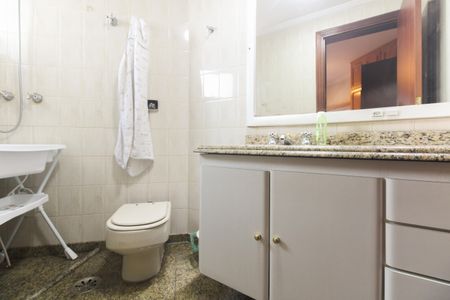 Apartamento para alugar com 170m², 3 quartos e 3 vagas Apartamento para alugar com 170m², 3 quartos e 3 vagasBanheiro da Suíte 2