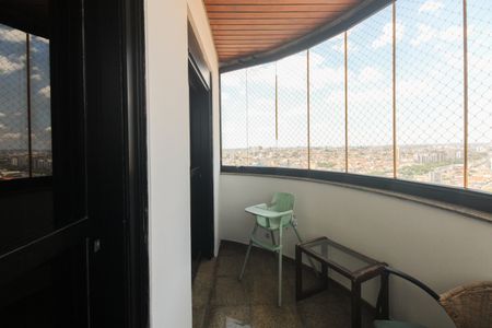 Apartamento para alugar com 170m², 3 quartos e 3 vagas Apartamento para alugar com 170m², 3 quartos e 3 vagasVaranda