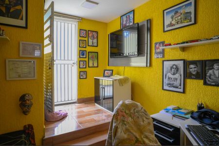 Casa à venda com 180m², 2 quartos e 2 vagasEscritório