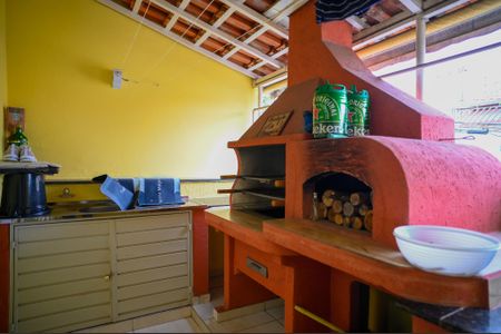 Casa à venda com 180m², 2 quartos e 2 vagasChurrasqueira