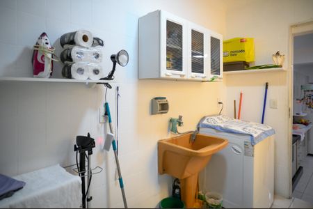 Casa à venda com 180m², 2 quartos e 2 vagasÁrea de Serviço