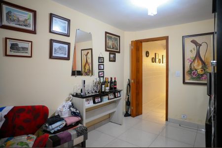 Casa à venda com 180m², 2 quartos e 2 vagasSala