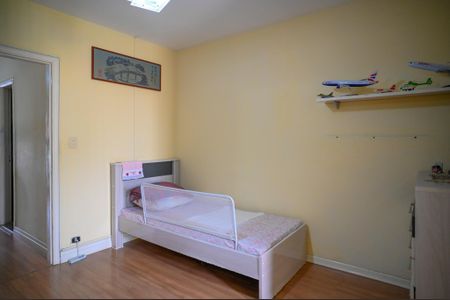 Casa à venda com 180m², 2 quartos e 2 vagasQuarto 2