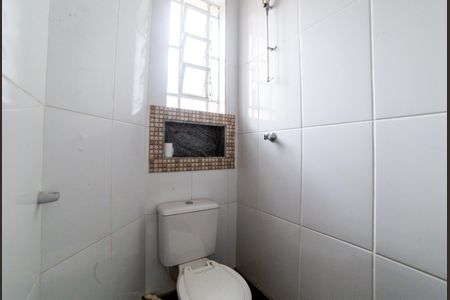 Casa para alugar com 166m², 4 quartos e 1 vaga Casa para alugar com 166m², 4 quartos e 1 vagaBanheiro Social