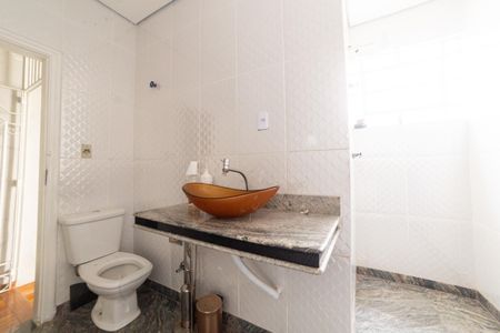 Casa para alugar com 166m², 4 quartos e 1 vaga Casa para alugar com 166m², 4 quartos e 1 vagaBanheiro Social