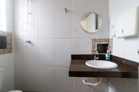 Casa para alugar com 166m², 4 quartos e 1 vaga Casa para alugar com 166m², 4 quartos e 1 vagaBanheiro Social