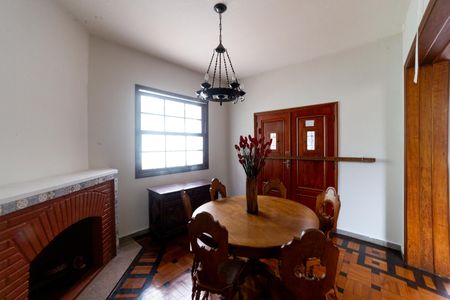 Casa para alugar com 166m², 4 quartos e 1 vaga Casa para alugar com 166m², 4 quartos e 1 vagaSala