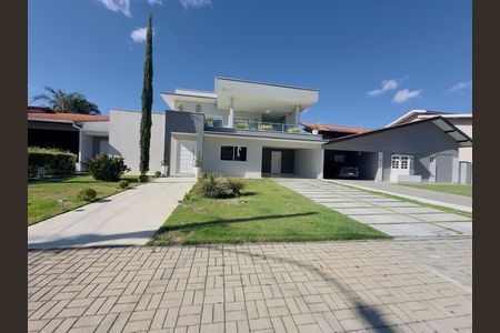 Casa de condomínio para alugar com 800m², 4 quartos e 4 vagas Casa de condomínio para alugar com 800m², 4 quartos e 4 vagasFachada
