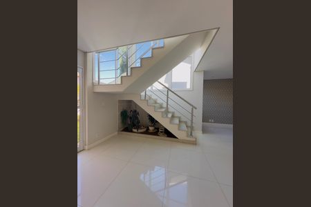 Casa de condomínio para alugar com 800m², 4 quartos e 4 vagas Casa de condomínio para alugar com 800m², 4 quartos e 4 vagasCorredor