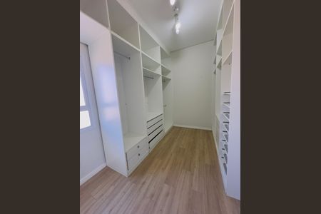 Casa de condomínio para alugar com 800m², 4 quartos e 4 vagas Casa de condomínio para alugar com 800m², 4 quartos e 4 vagasCloset