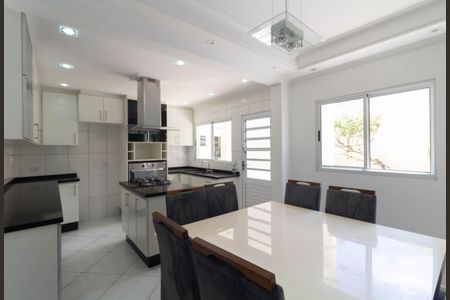 Casa para alugar com 300m², 2 quartos e 3 vagasCozinha