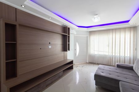 Casa para alugar com 300m², 2 quartos e 3 vagasSala