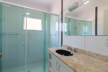 Casa para alugar com 300m², 2 quartos e 3 vagasBanheiro da Suíte