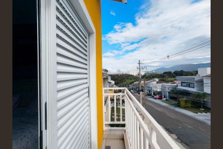 Casa de condomínio à venda com 160m², 3 quartos e 3 vagas Casa de condomínio à venda com 160m², 3 quartos e 3 vagasVaranda da Suíte