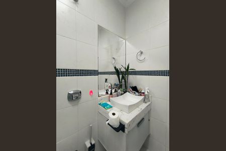 Casa de condomínio à venda com 160m², 3 quartos e 3 vagas Casa de condomínio à venda com 160m², 3 quartos e 3 vagasBanheiro Social