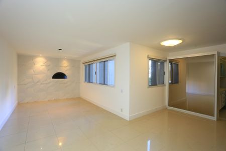 Apartamento à venda com 253m², 3 quartos e 4 vagas Apartamento à venda com 253m², 3 quartos e 4 vagassala 2