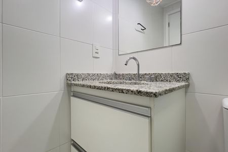 Apartamento para alugar com 68m², 2 quartos e 1 vaga Apartamento para alugar com 68m², 2 quartos e 1 vagaBanheiro da Suíte